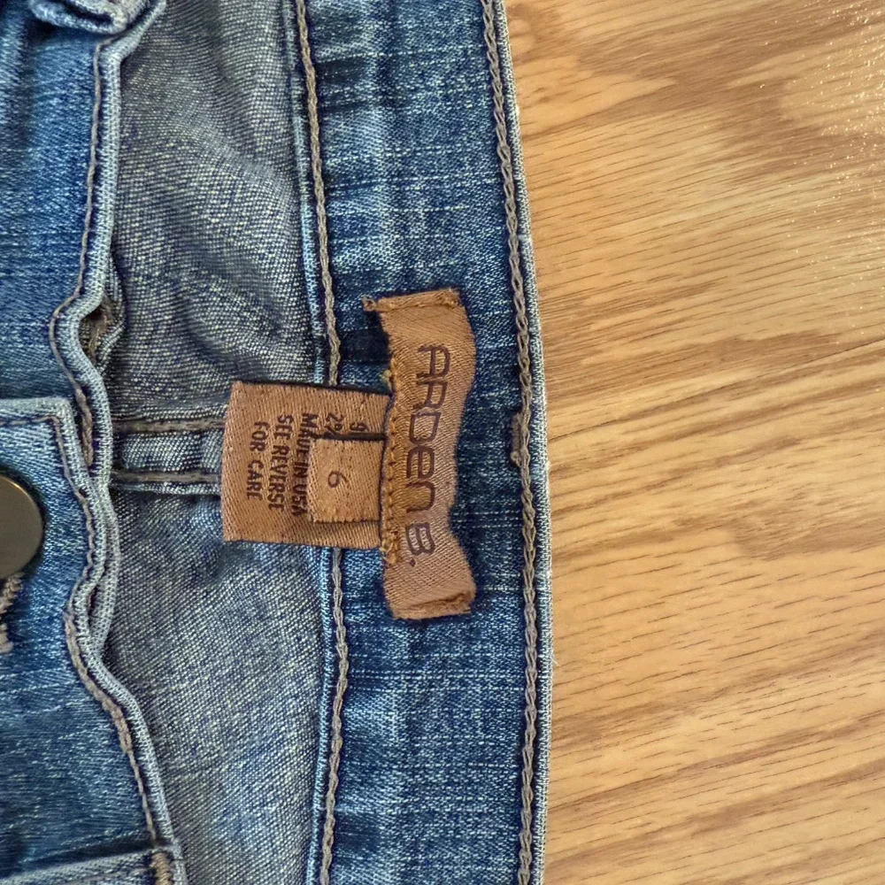 Y2K Arden B Sz 6, 28 Waist, Denim Jeans, Button Snaps, 32 inseam
